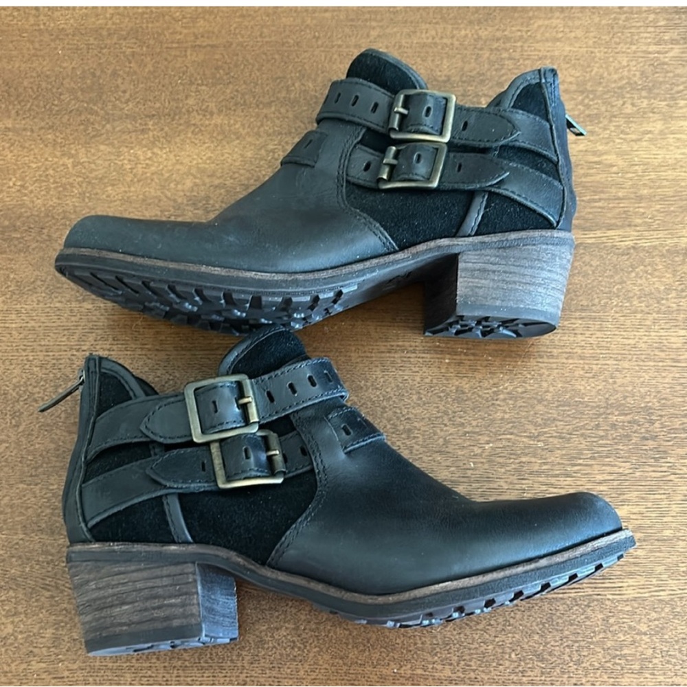 UGG Women's Black Leather Ankle Boots Patsy